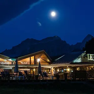 Le Loup Blanc Hotell