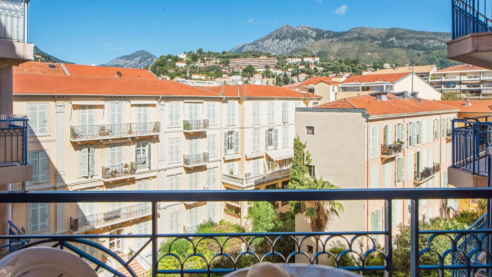 Residence Pierre & Vacances Les Rivages Du Parc Menton Aparthotel